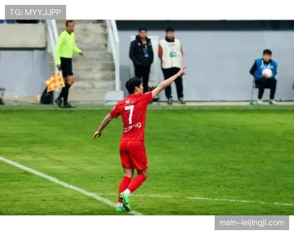 河南队古斯塔沃替补登场 锋线调整未能改变战局